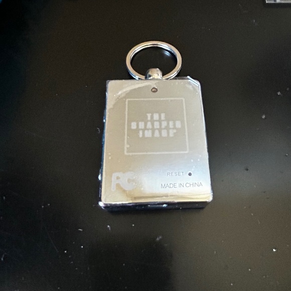 Sharper Image Digital Photo Album with Keychain. NWT - Picture 4 of 6